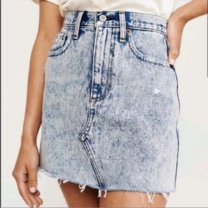 ABERCROMBIE & FITCH NWT Natural Rise Skirt Size 30/10